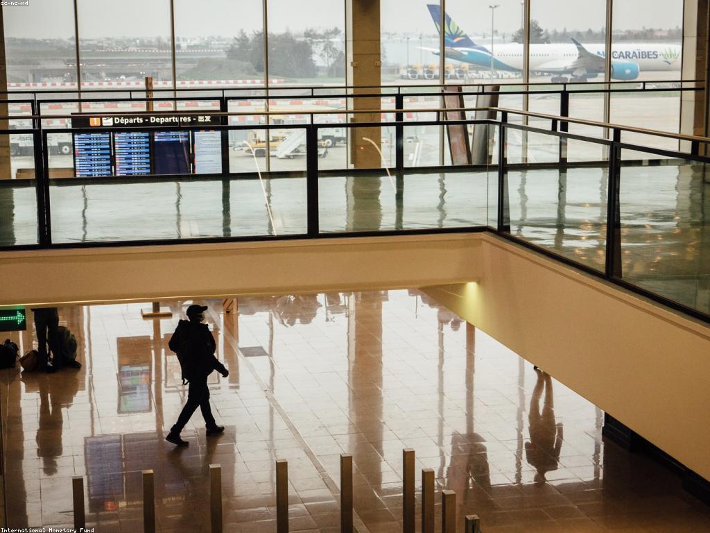 ព័ត៌មានបច្ចុប្បន្ន: ជីវិតប្រចាំថ្ងៃនិងអំណោយផល