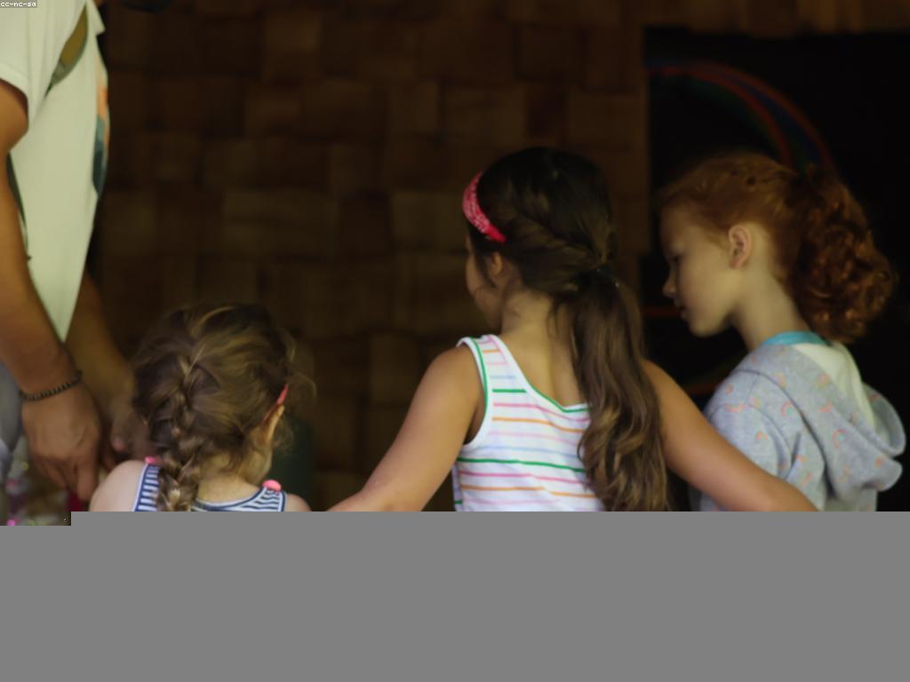 អត្ថប្រយោជន៍នៃការលេងនៅក្នុងកុមារសម័យដំបូង